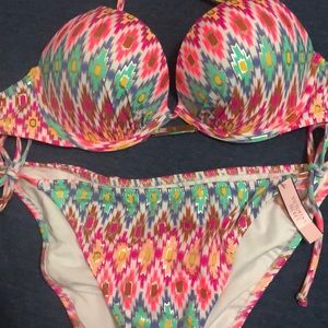 Vs push-up bikini top and bottom 36B/L